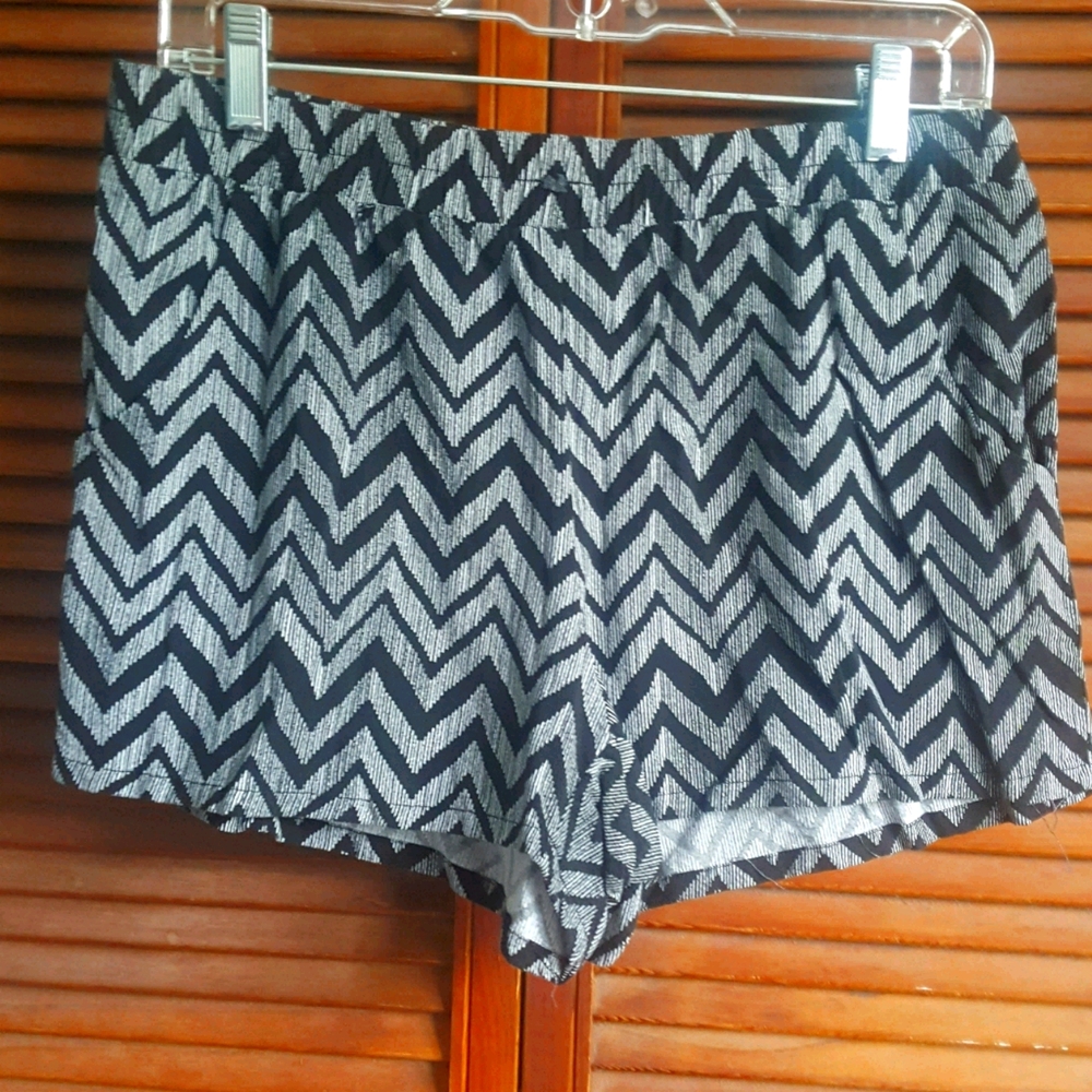 Elastic waist short